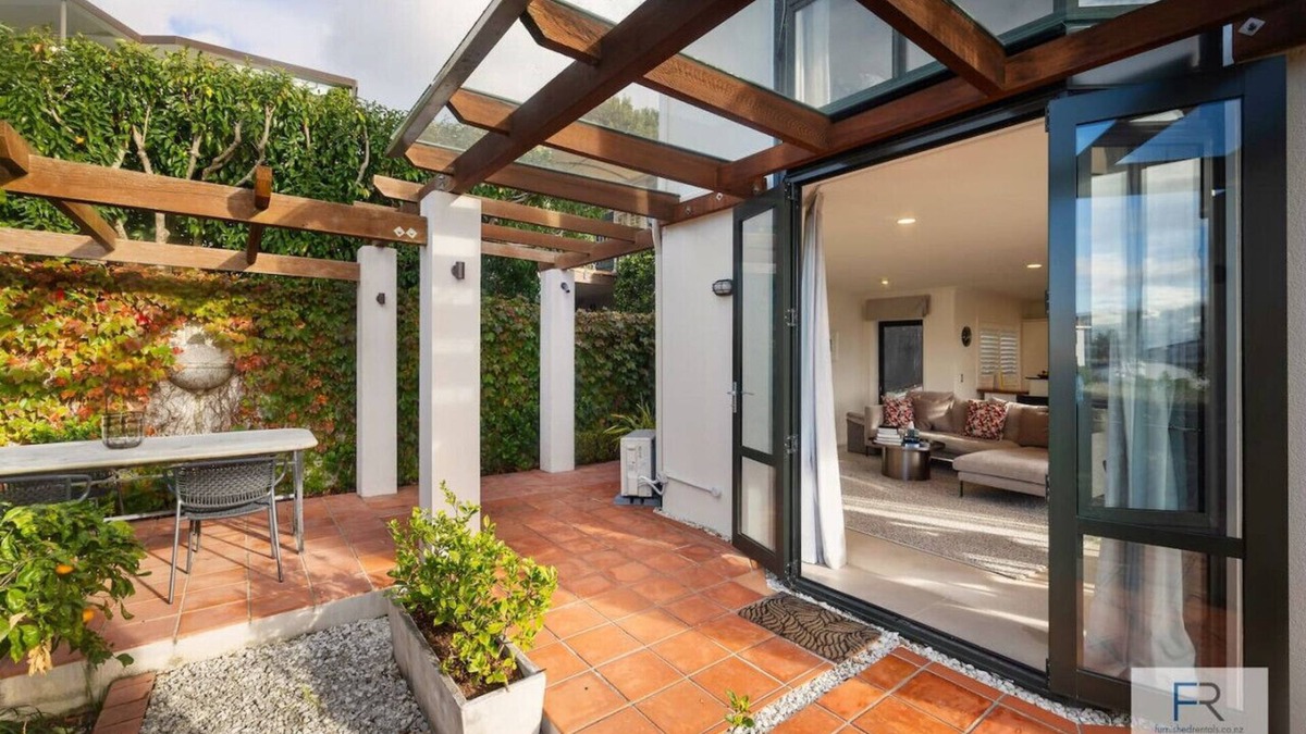 Parnell House | Beautiful Parnell Home with seaviews