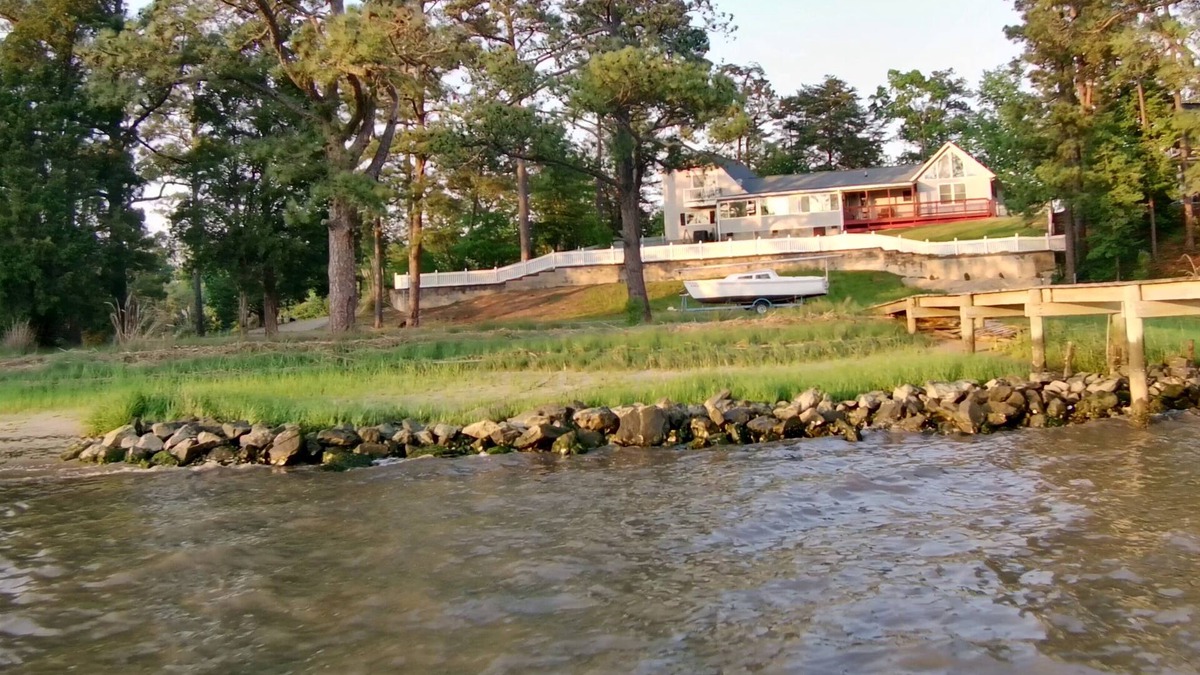 Bellamy House | Beautiful & Peaceful House Overlooking the River. Pets Welcome! Kayaks and Dock