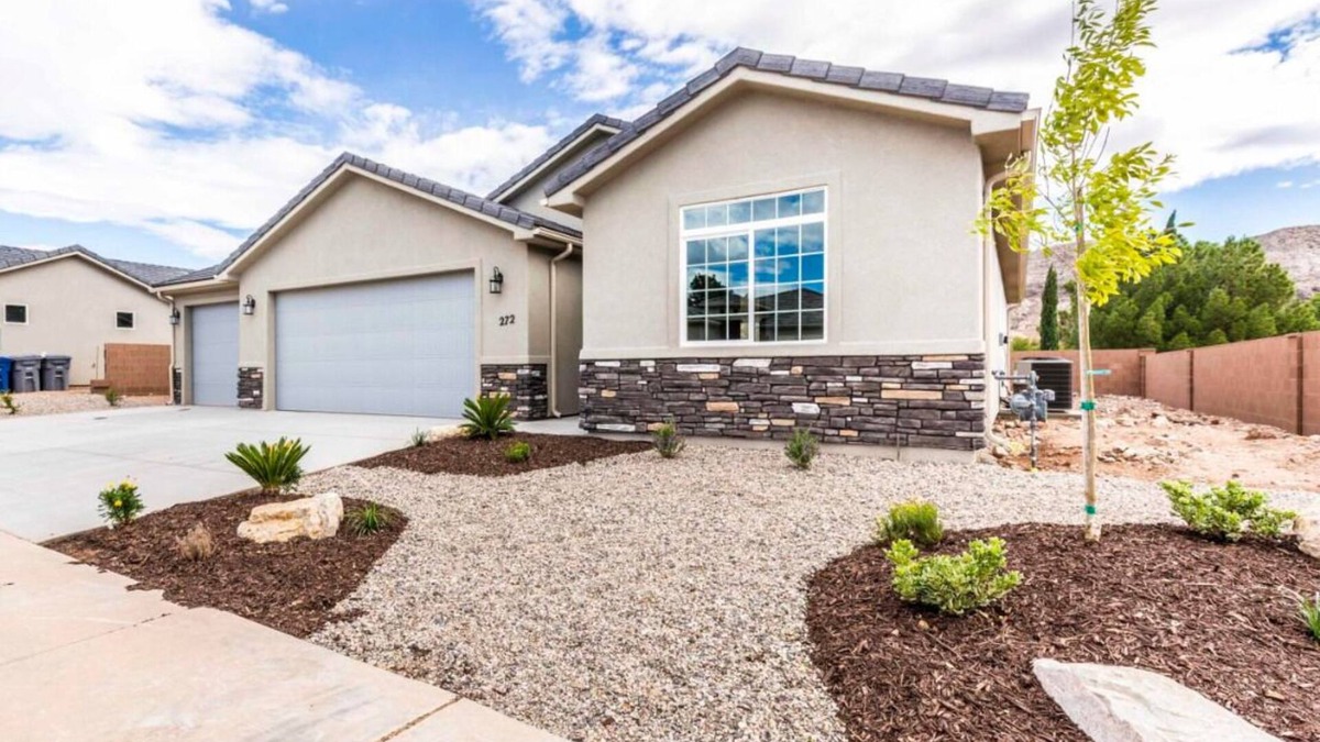 La Verkin House | Beautiful Peaceful Three Bedroom Home with Views