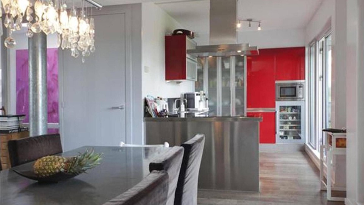 De Pijp Apartment | Beautiful penthouse double floor with roofterras in the PIJP area