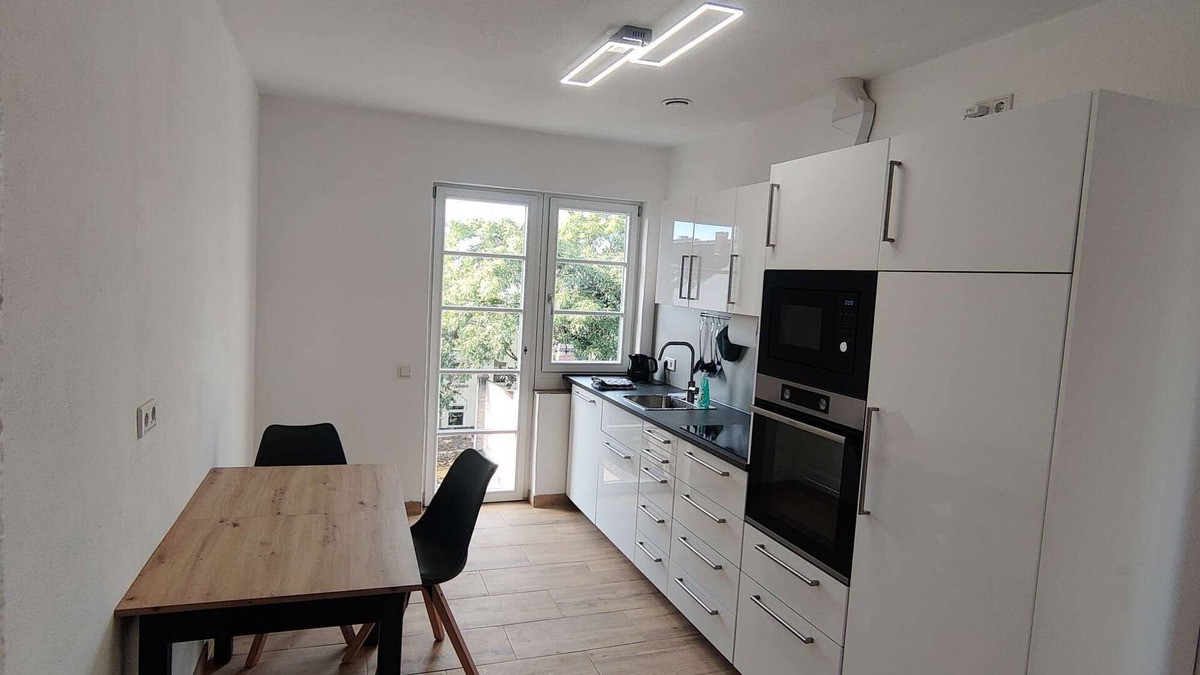 Offenbach am Main Apartment | Beautiful period apartment close to the S-Bahn