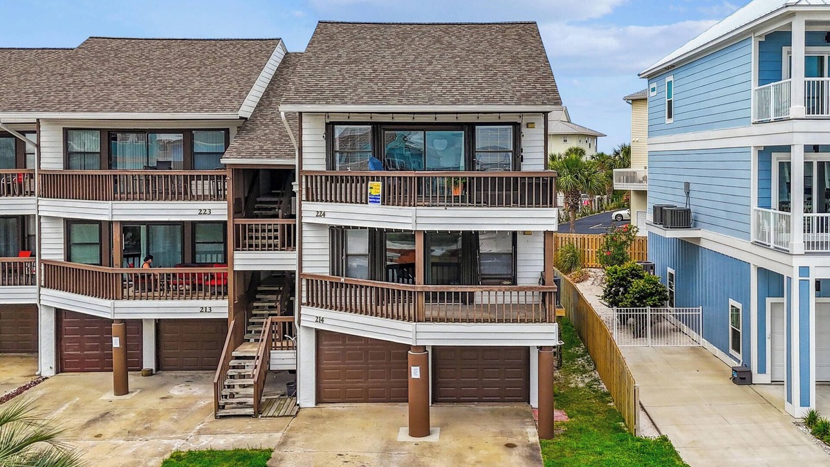 Navarre Beach House | Beautiful pet friendly 2 bedroom, 2 bath townhome on the Santa Rosa Sound!