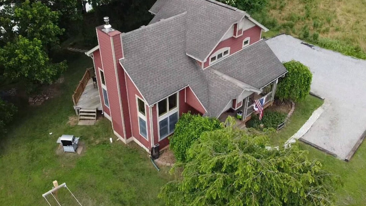 Burkesville House | Beautiful Pet Friendly Home on the Cumberland River! Fish, Hike, Relax!