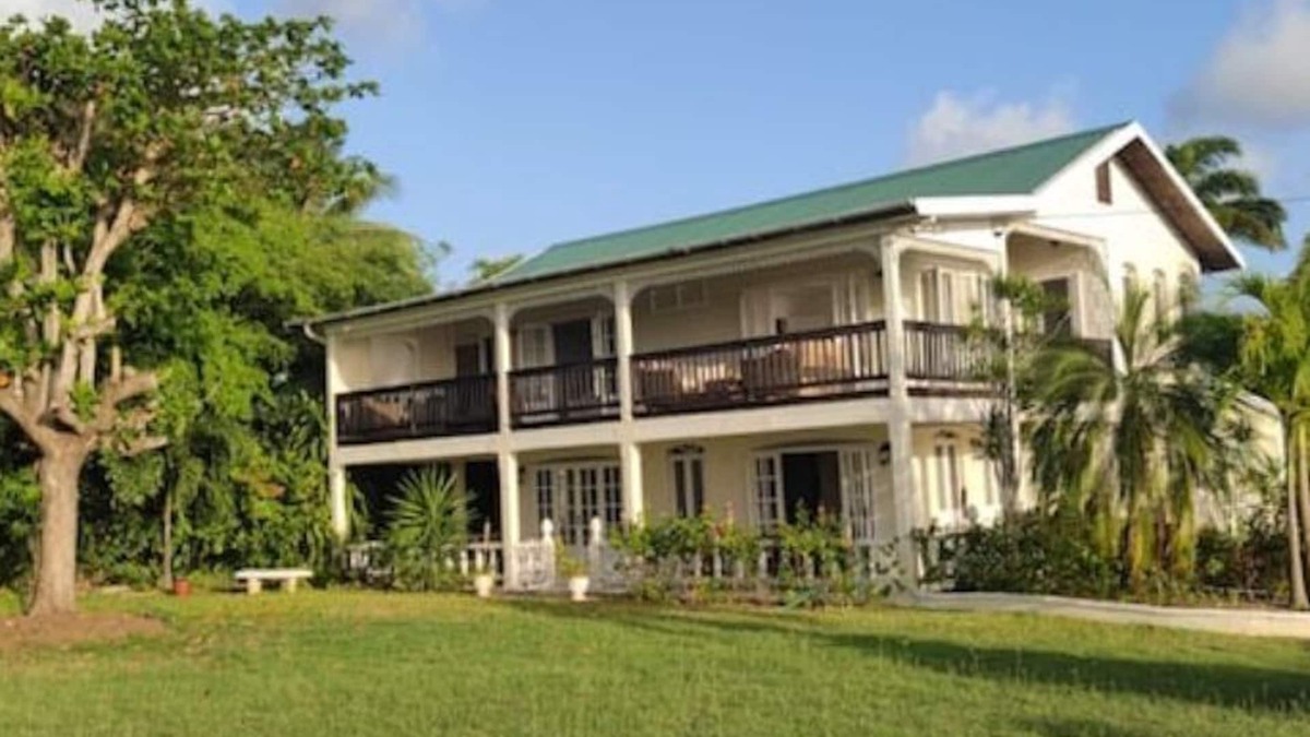 Bonne Terre Villa | Beautiful Plantation House with Pool - For 8 Guests with Ocean & Sunset Views.