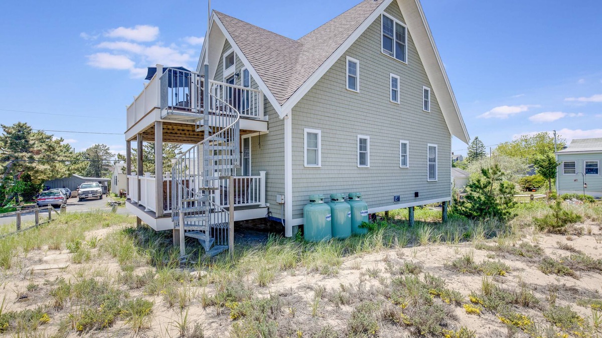 Newbury House | Beautiful Plum Island Escape; Steps from Beach- Coveted Southern Island Location