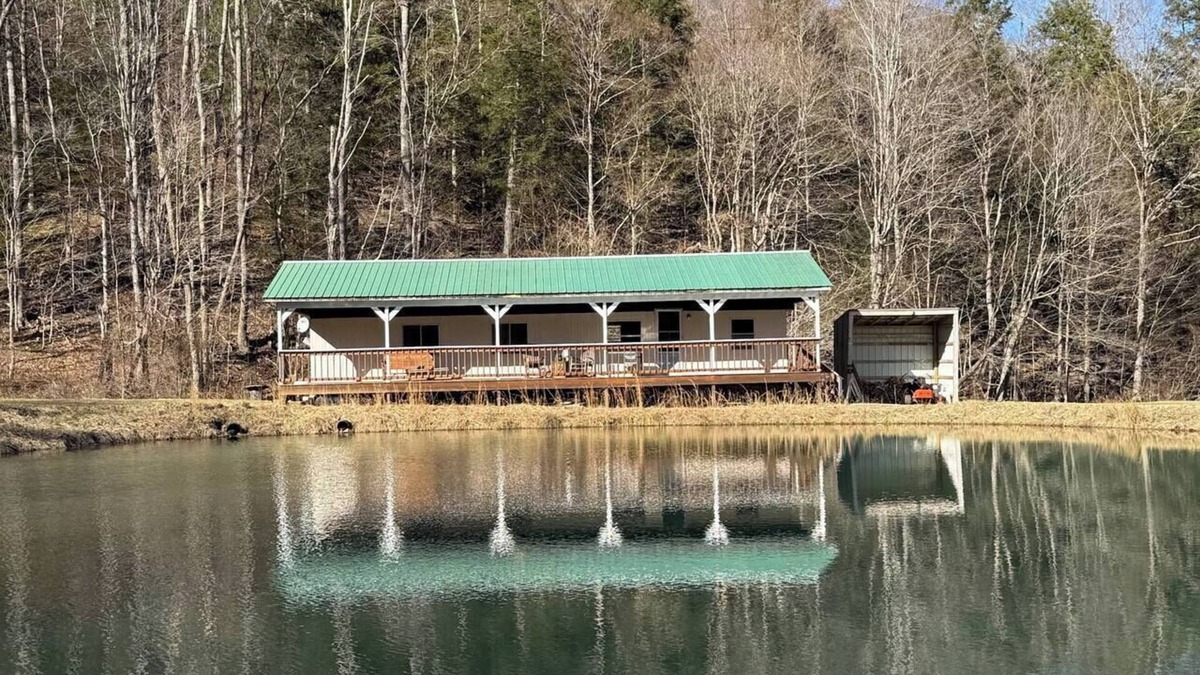 Dailey House | Beautiful Pond Retreat/Mountain Hiking/National Forest!