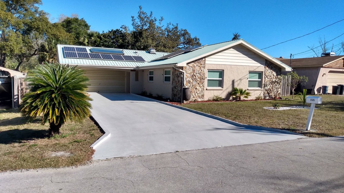 Gulf Coast Acres House | Beautiful Pool Home located just 5 minutes from Hudson Beach!