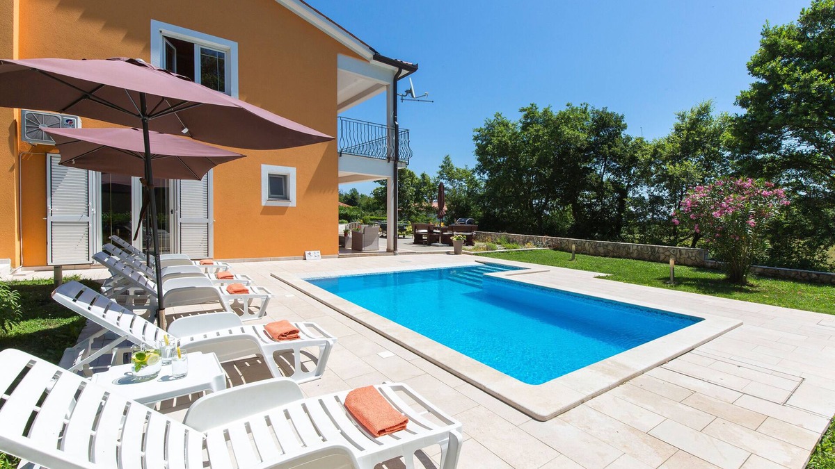 Presika Villa | Beautiful pool Villa, 2.5 km from the sea, 920 m2 private surroundings,