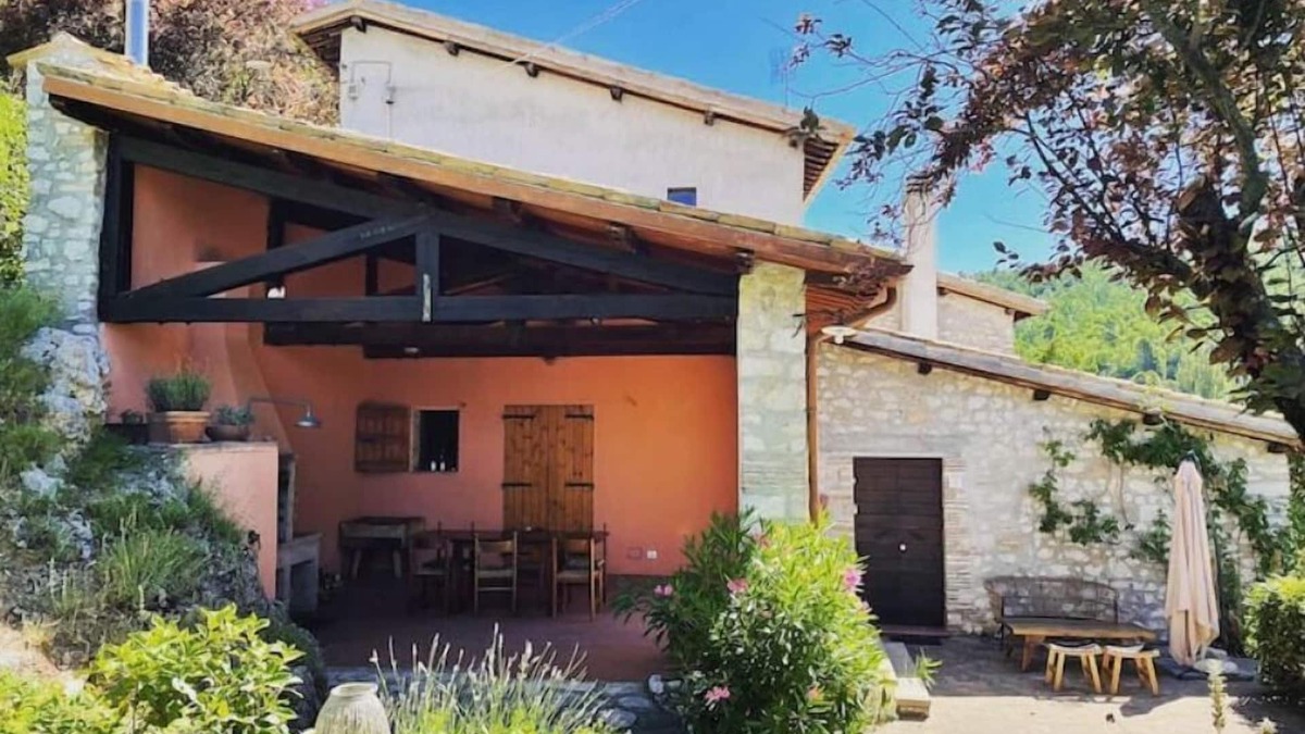 Spoleto House | Beautiful pool villa with views