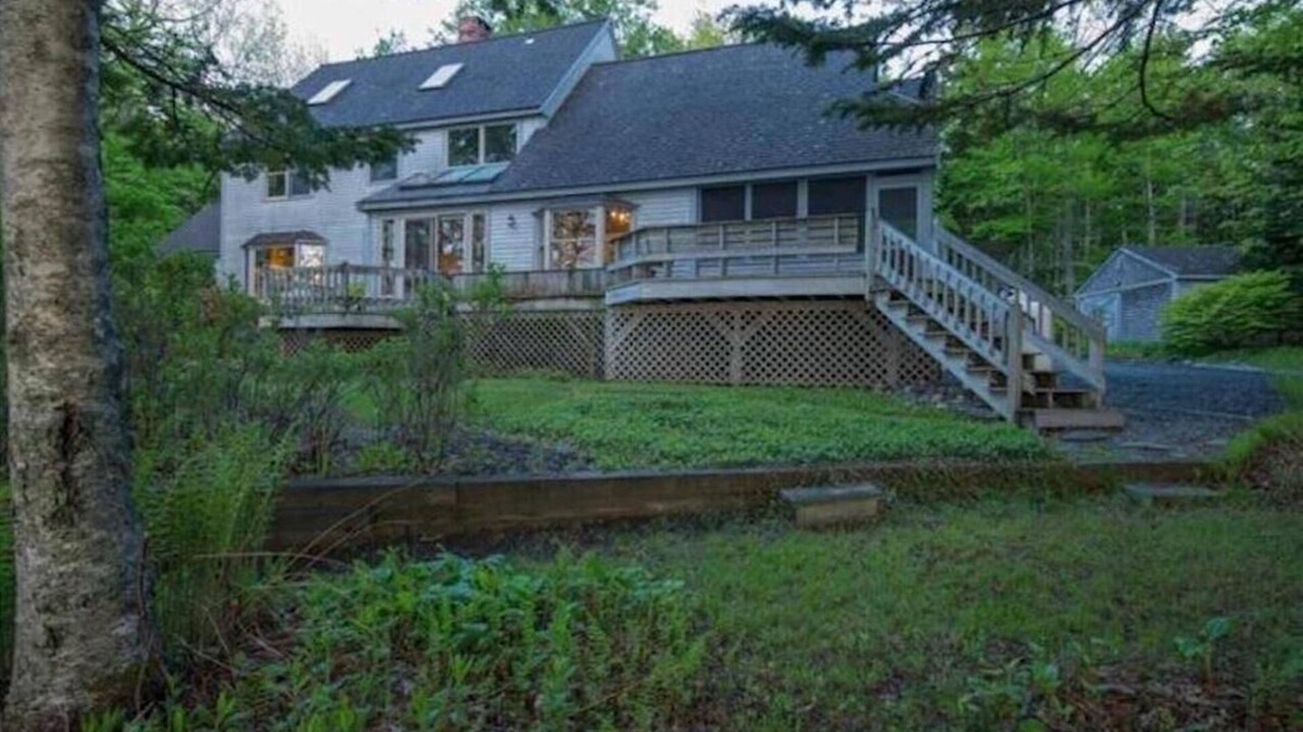 North Brooklin Ski Chalet | Beautiful Post and beam home right on Blue Hill Bay