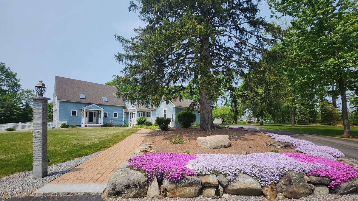 Dunbarton House | Beautiful Post & Beam home with 4 Bedroom, 2.5 baths, and a Hot Tub on back deck