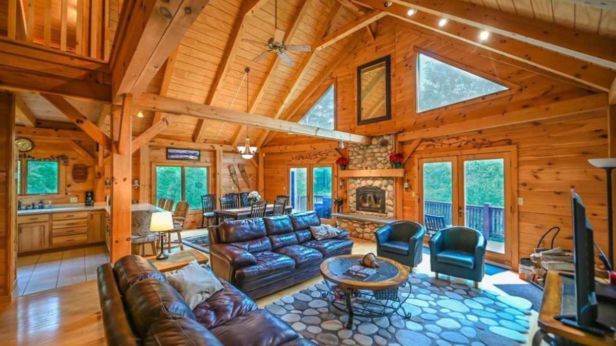 Wardsboro House | Beautiful post & beam home between Stratton & Mount Snow