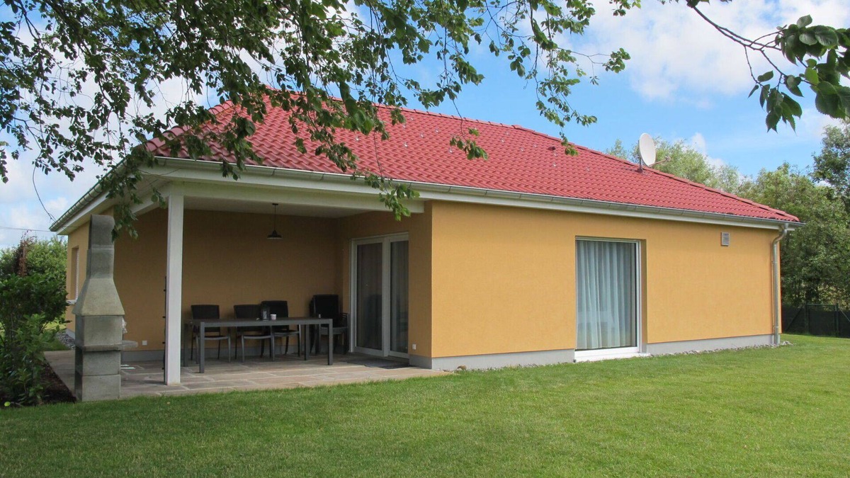 Hessenburg House | Beautiful private villa for 6 guests with WIFI, TV, terrace and parking
