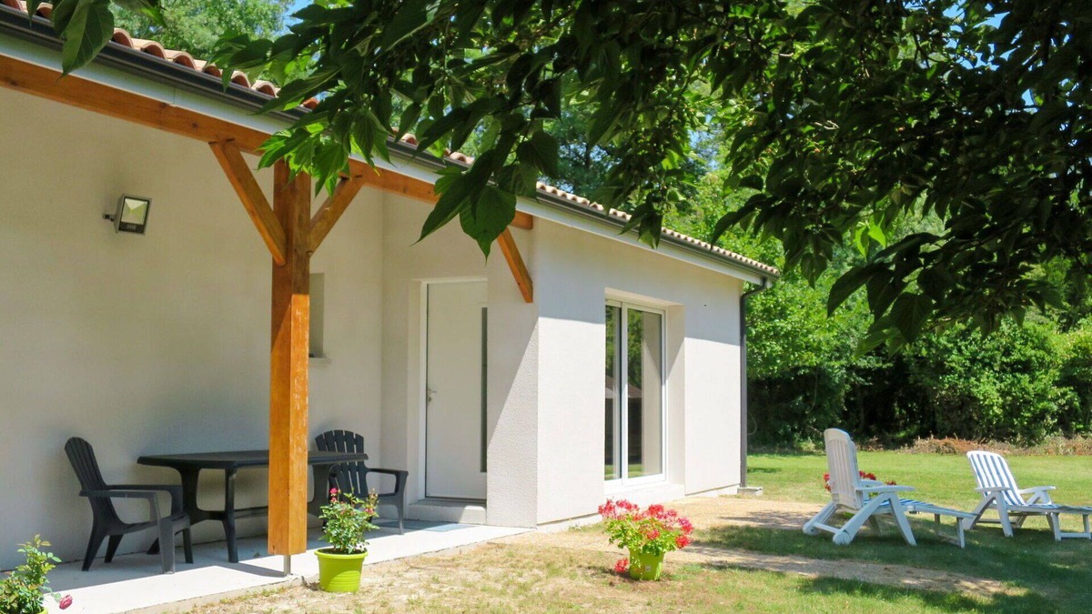Civrac-en-Medoc House | Beautiful private villa for 4 people with WIFI, TV, terrace and parking