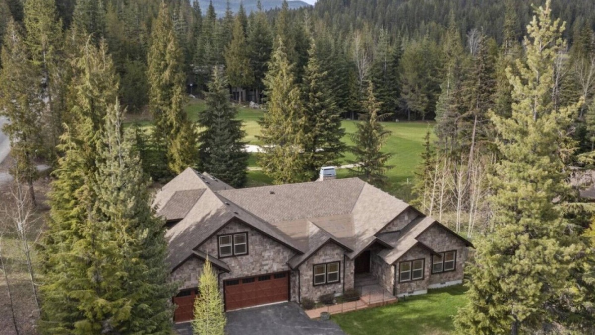 Priest River House | Beautiful Priest Lake Home on the Golf Course