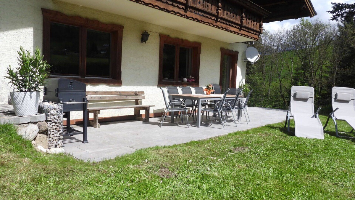 Bischofshofen House | Beautiful private villa with WIFI, TV, terrace, pets allowed, panoramic view and parking