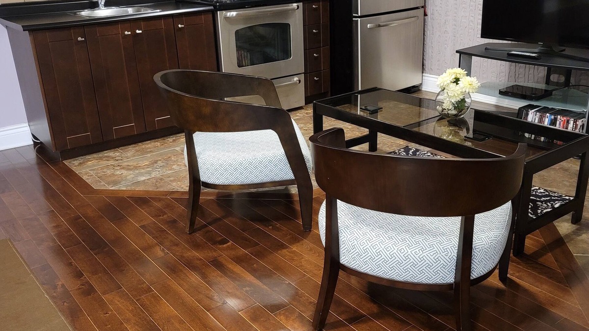 Pointe Claire Condo | Beautiful Private Studio near Montreal airport (YUL),