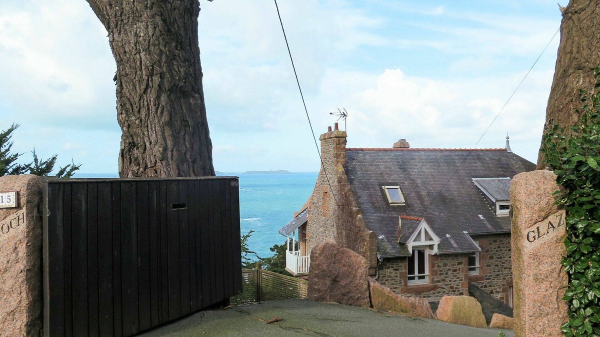 Perros-Guirec Villa | Beautiful private villa for 8 guests with WIFI, TV, terrace and parking