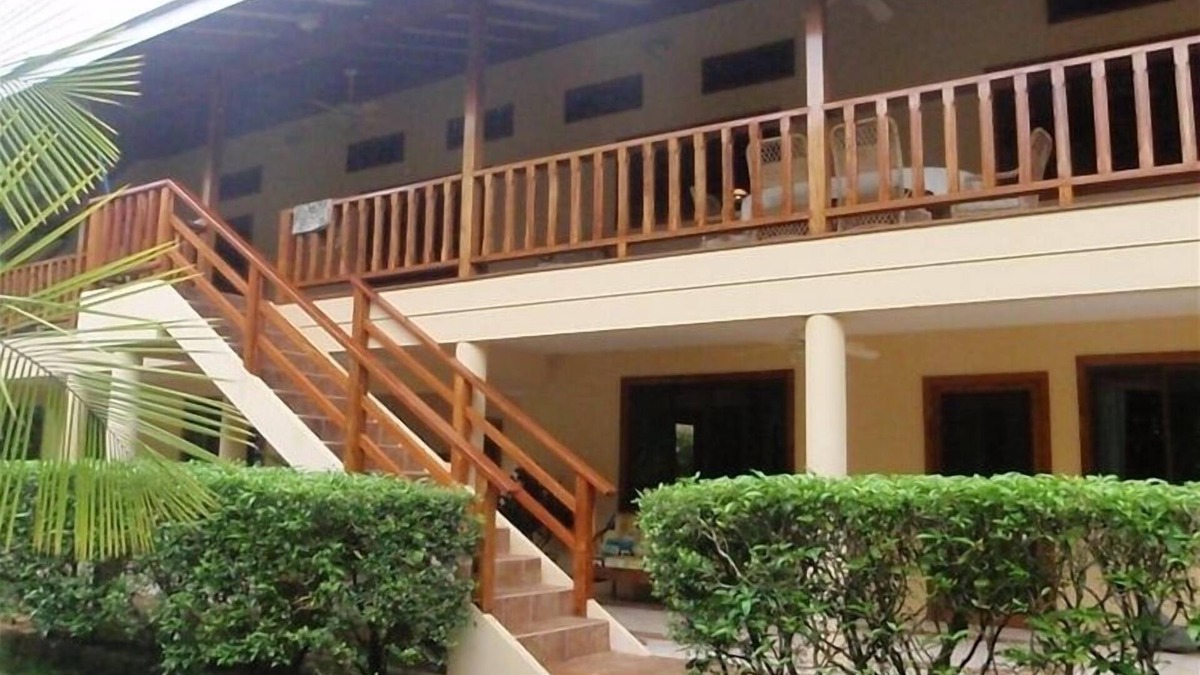 Langostino House | Beautiful Private Beachfront Home. Surf, Practice Golf Course