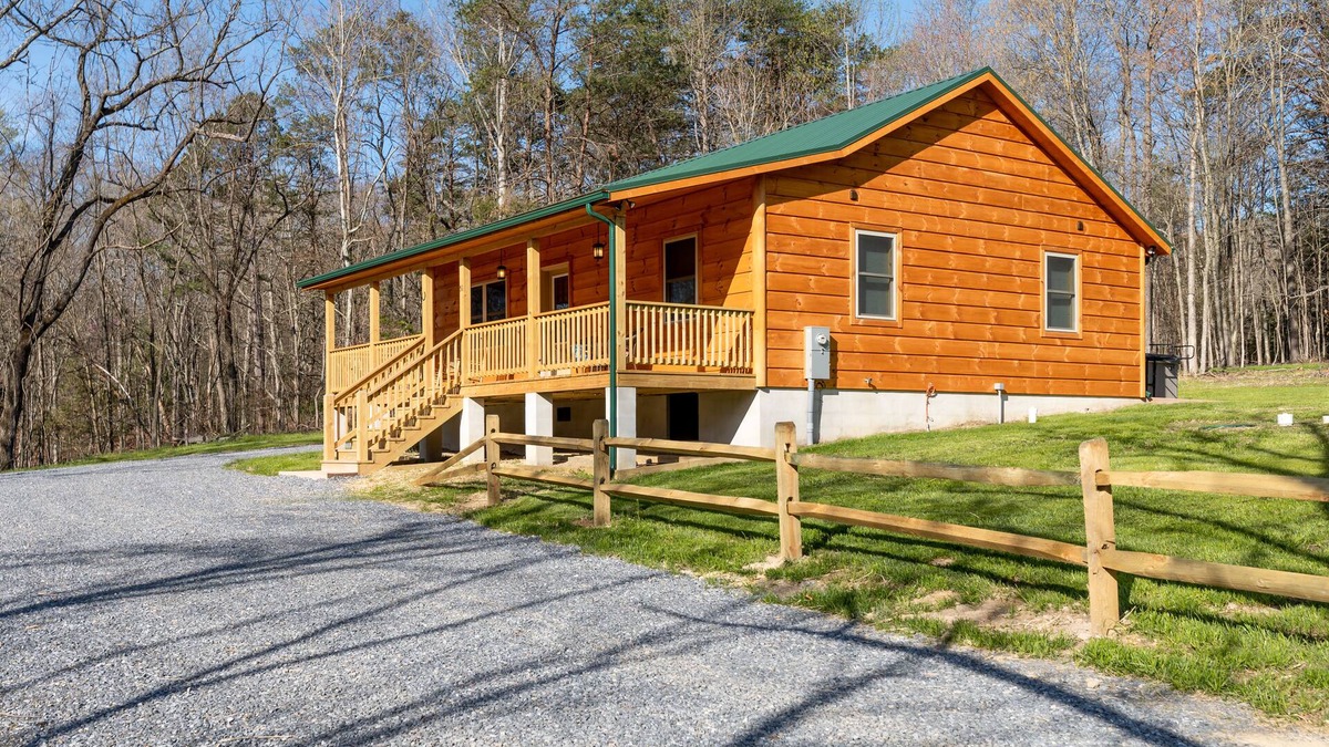 Luray Cabin | Beautiful Private Cabin, adjacent to the National Forest