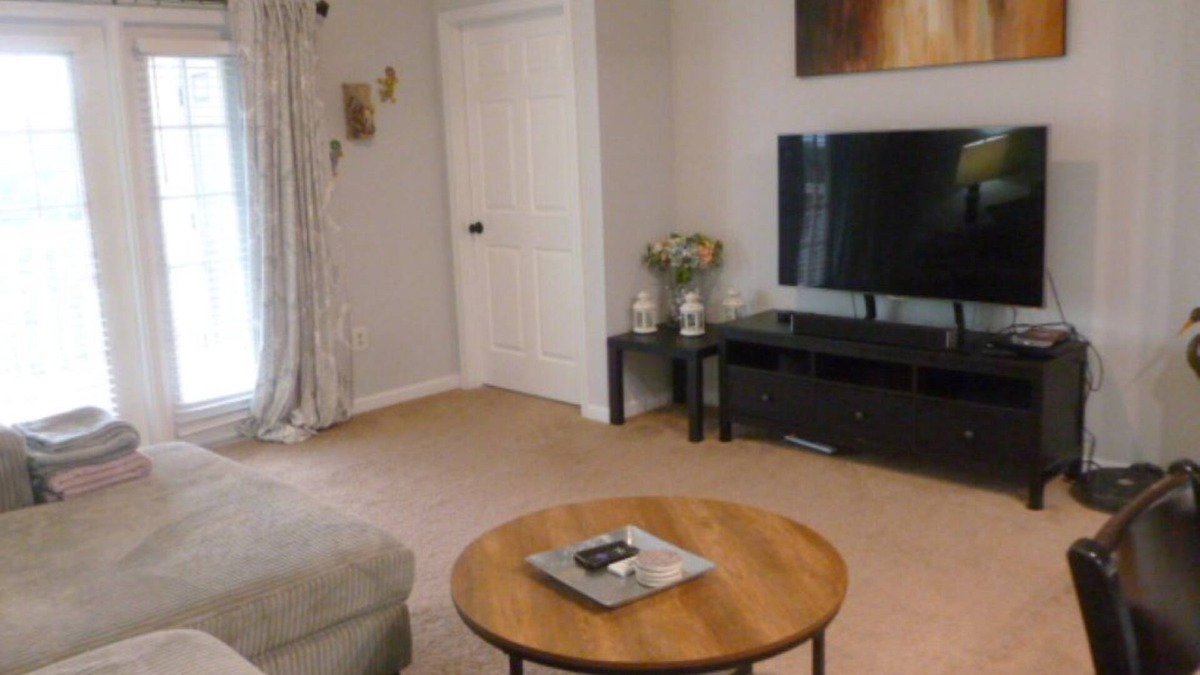 Midlothian Condo | Beautiful Private Condo