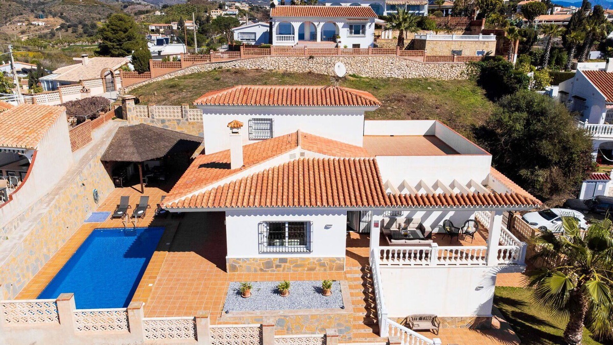 Benajarafe House | Beautiful private villa for 7 people with A/C, private pool, WIFI, TV, terrace and parking