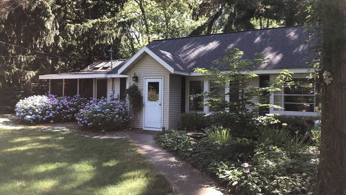Shorewood-Tower Hills-Harbert House | Beautiful Private Harbert Beach cottage well appointed on a quiet private lane