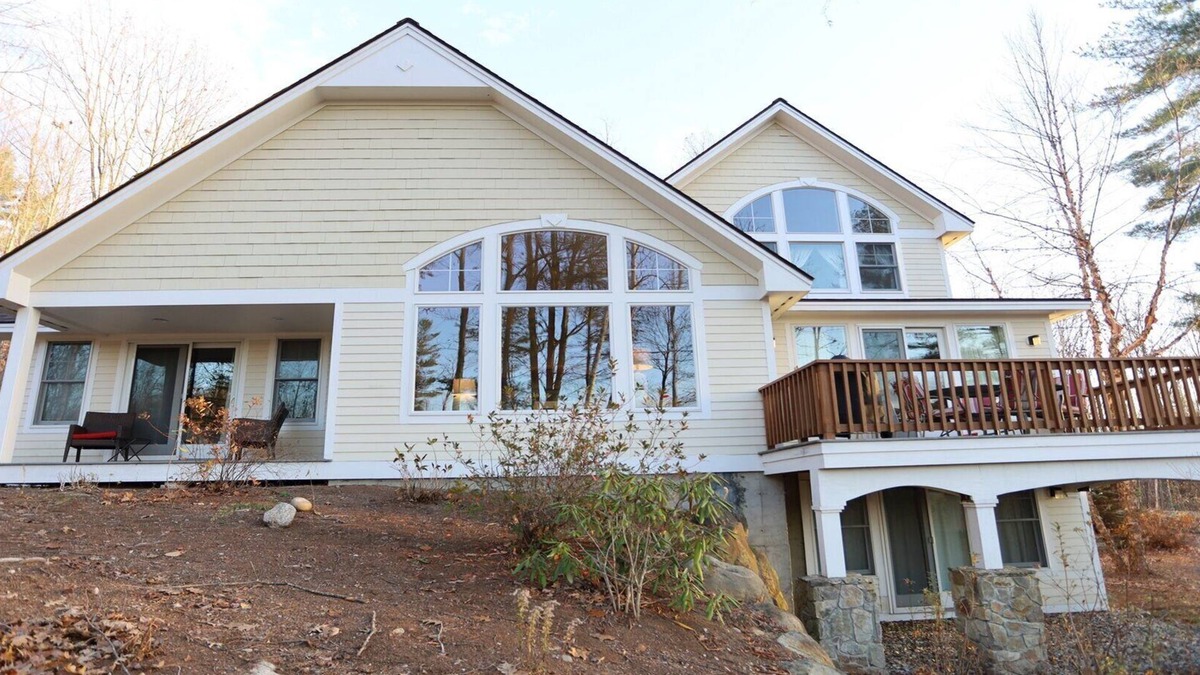 Campton House | Beautiful Private Home on Owl's Nest Golf Course with views! (RR28O)