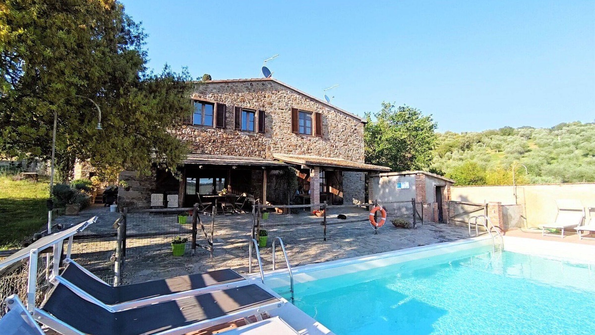 Campagnatico Villa | Beautiful private villa with A/C, WIFI, private pool, TV, patio, panoramic view and parking