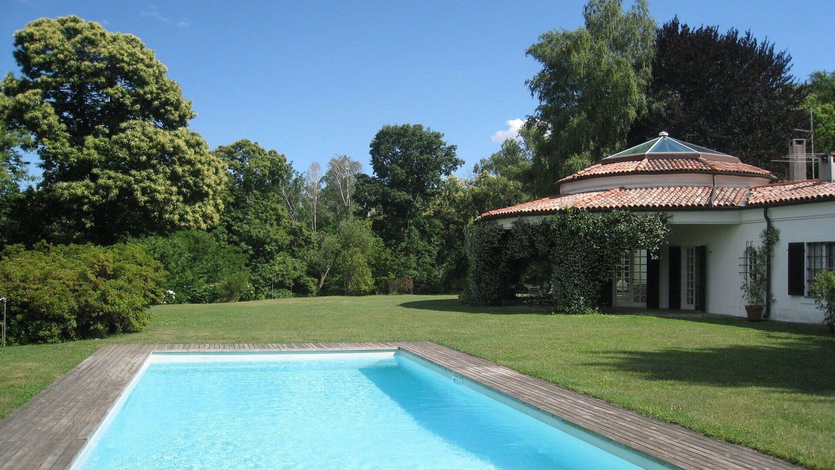 Dormelletto Villa | Beautiful private villa for 12 people with private pool, WIFI, TV, patio and parking