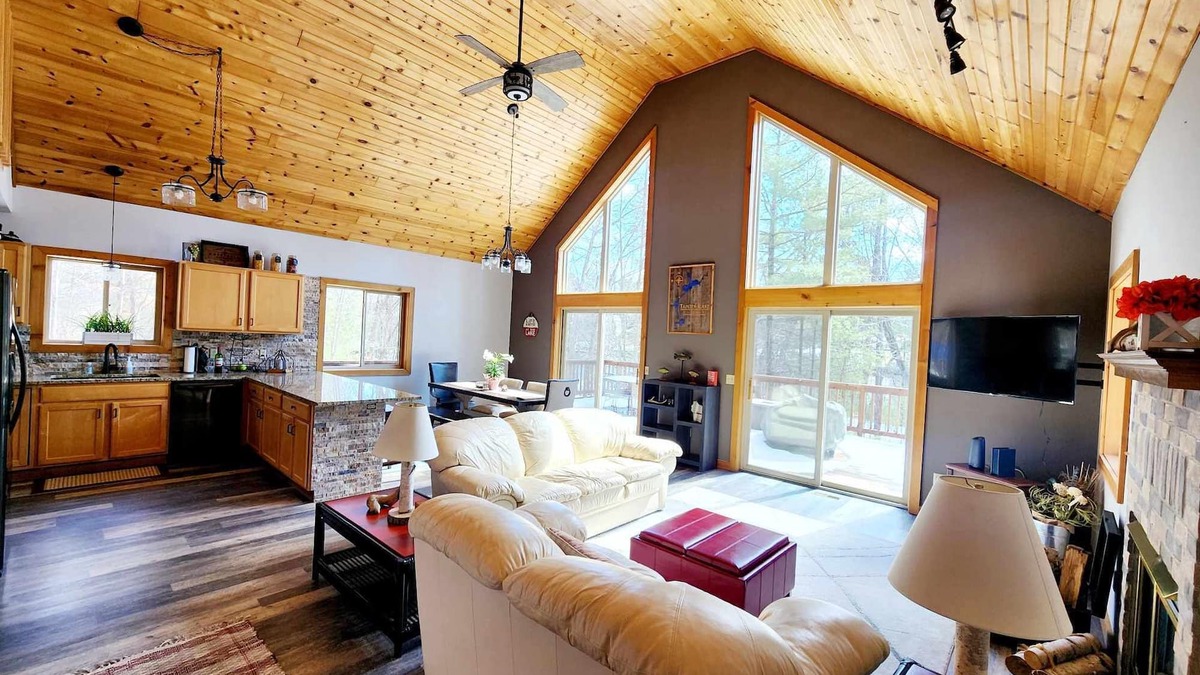 Tainter Lake Ski Chalet | Beautiful private Tainter Lake Retreat in Western WI. Sleeps 10
