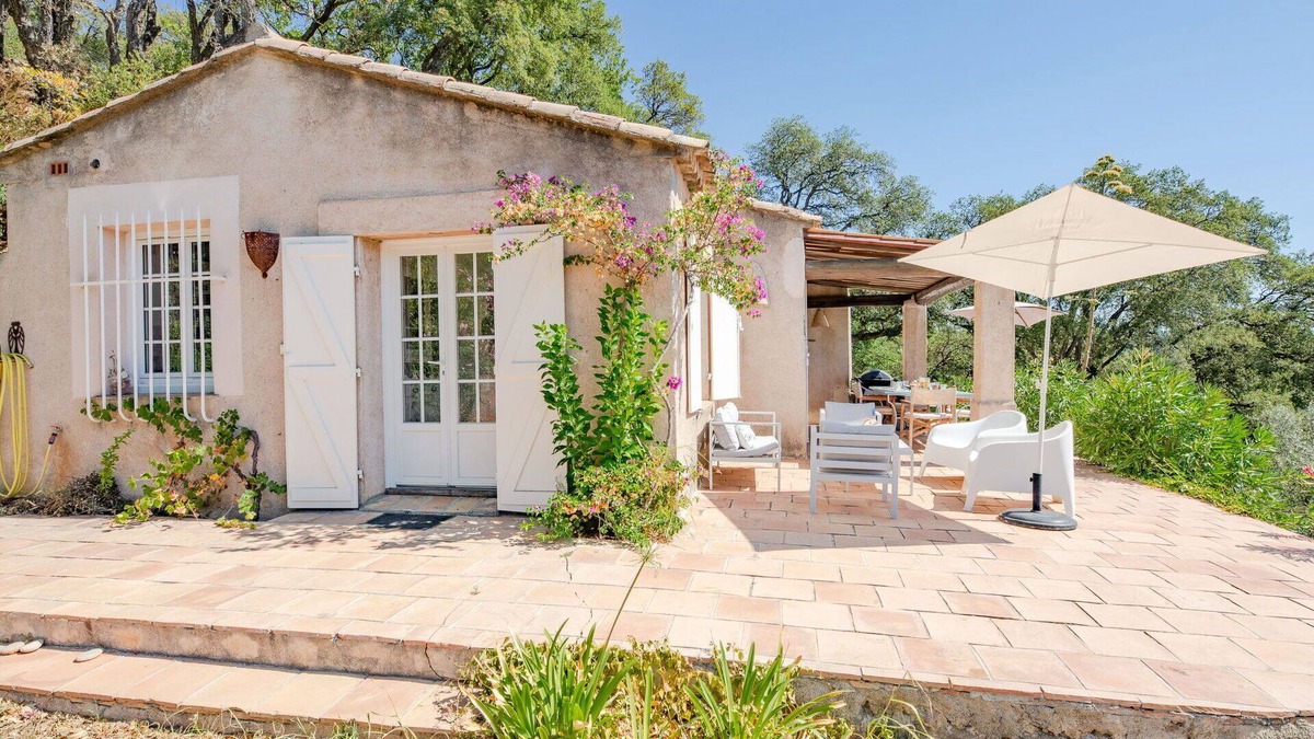 La Garde-Freinet Villa | Beautiful private villa for 8 guests with private pool, WIFI, TV, terrace and pets allowed