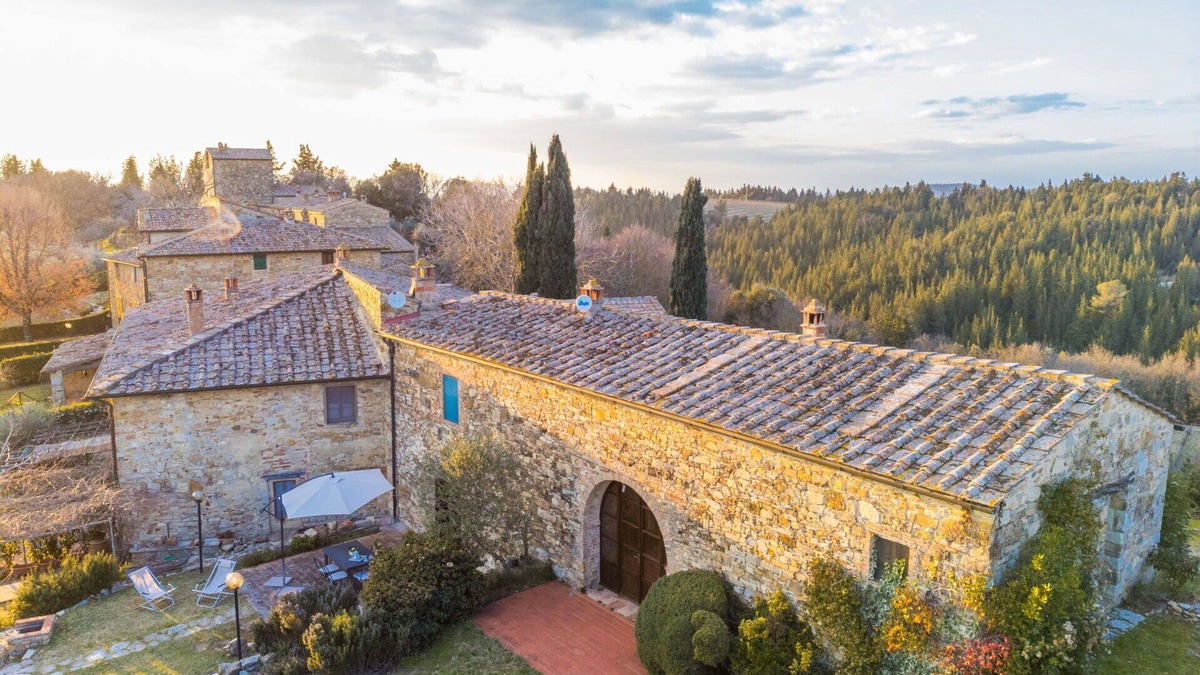 Castellina in Chianti House | Beautiful private villa for 4 guests with WIFI, pool, TV, terrace and panoramic view