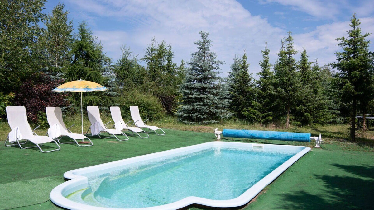 gmina Dobra House | Beautiful private villa for 8 guests with private pool, WIFI, TV, terrace, pets allowed and park.