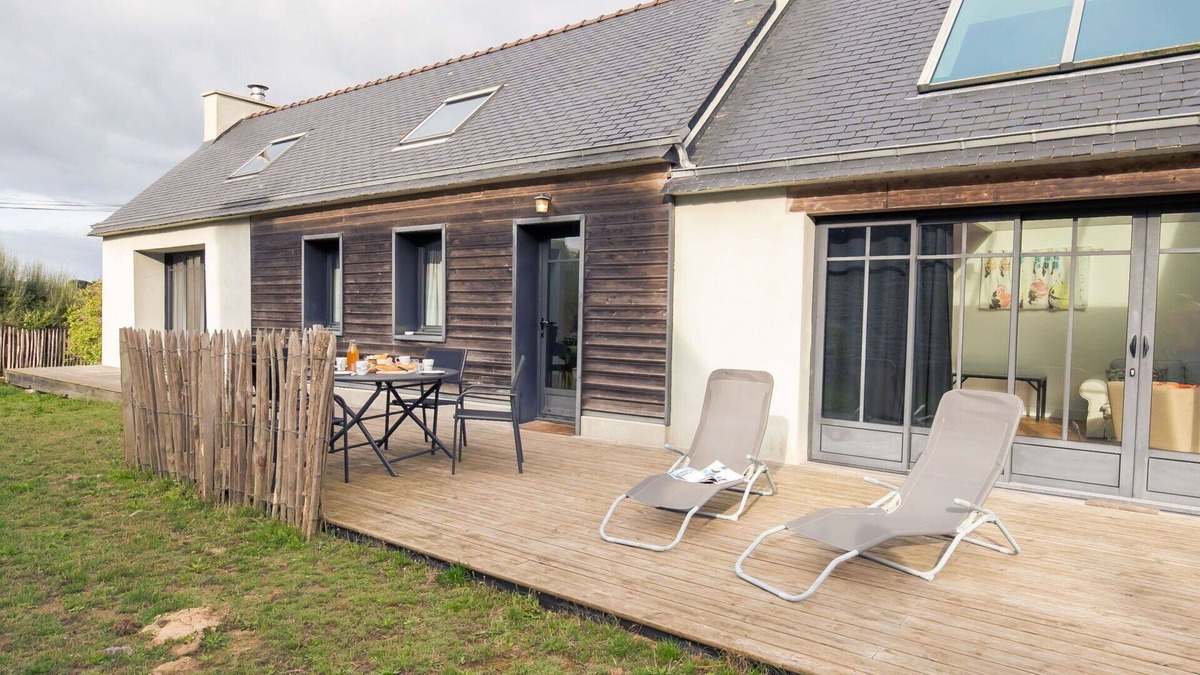 Kerlouet House | Beautiful private villa for 5 guests with WIFI, TV, terrace and parking