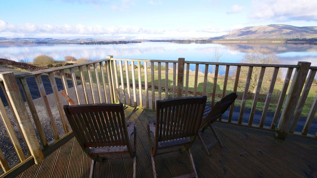 Kinross House | Beautiful private villa for 5 guests with WIFI, TV, terrace, pets allowed and parking