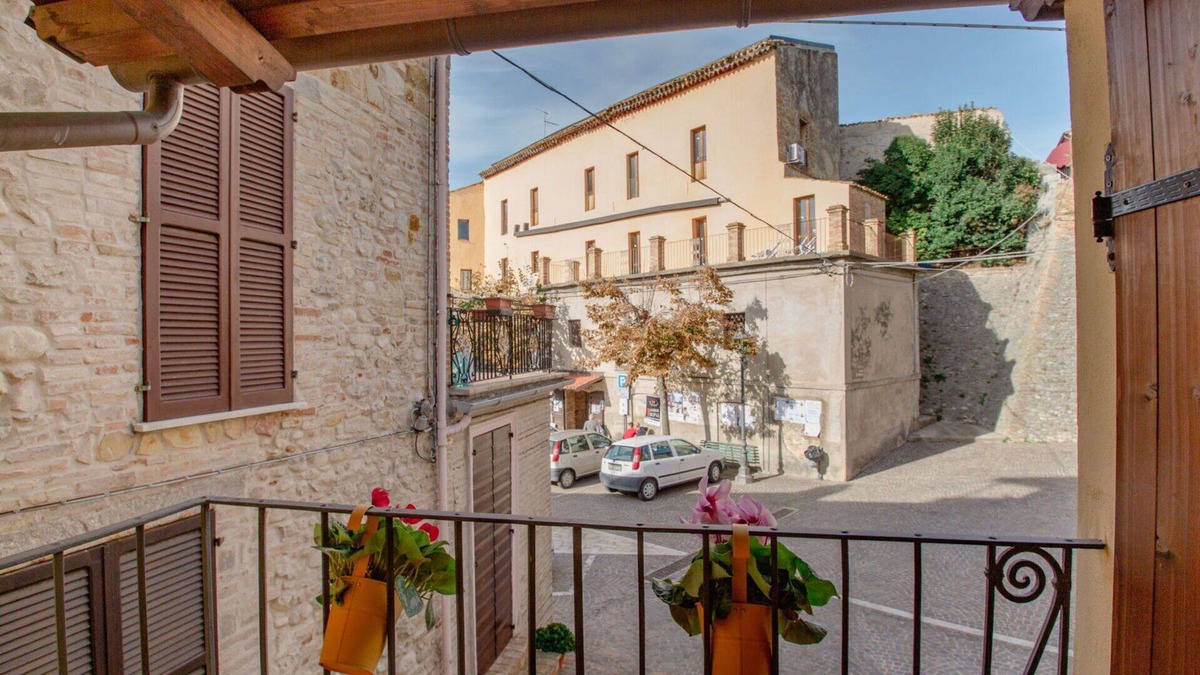 Notaresco House | Beautiful private villa for 4 people with balcony and pets allowed