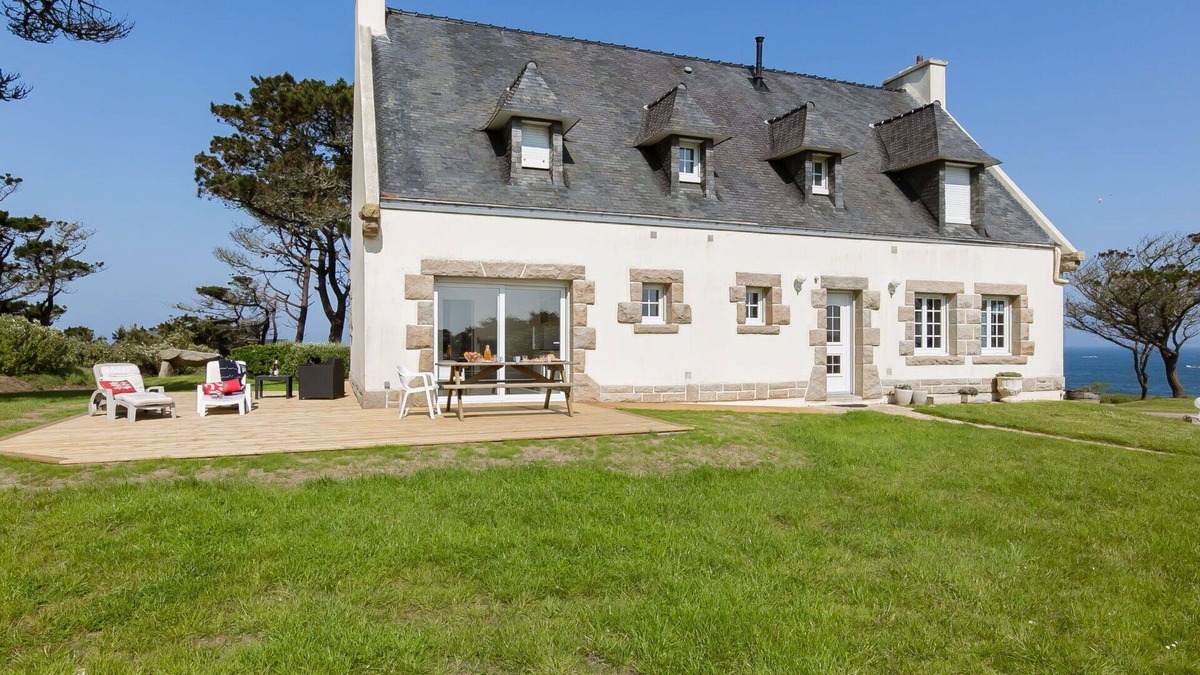 Landunvez House | Beautiful private villa for 8 guests with WIFI, TV, terrace and parking