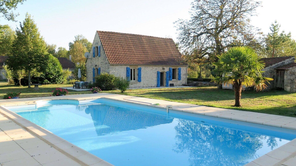 Pontcirq Villa | Beautiful private villa for 6 people with private pool, WIFI, TV, terrace, pets allowed and park.