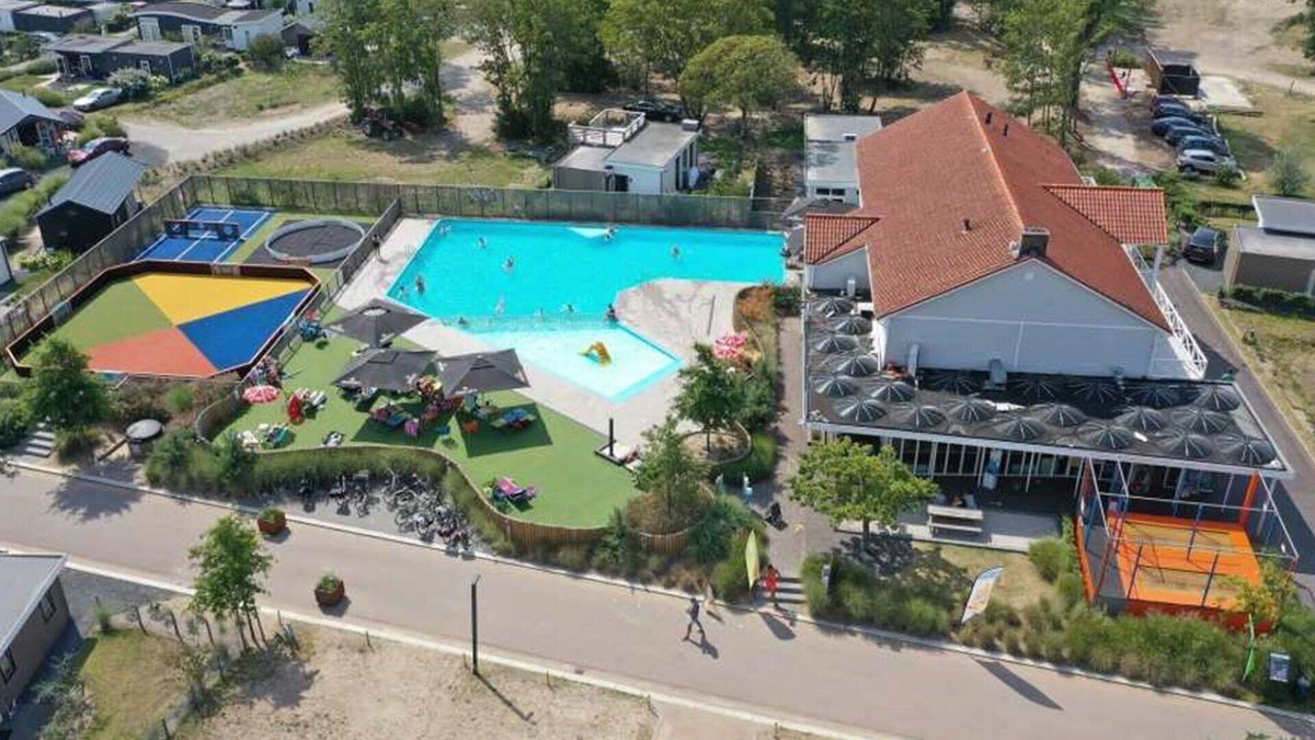 Nunspeet House | Beautiful private villa for 4 guests with pool, WIFI, TV, terrace and parking