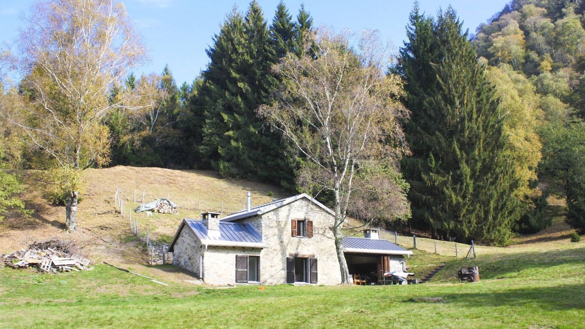 Monteceneri House | Beautiful private villa for 6 people with TV, patio, pets allowed, panoramic view and parking