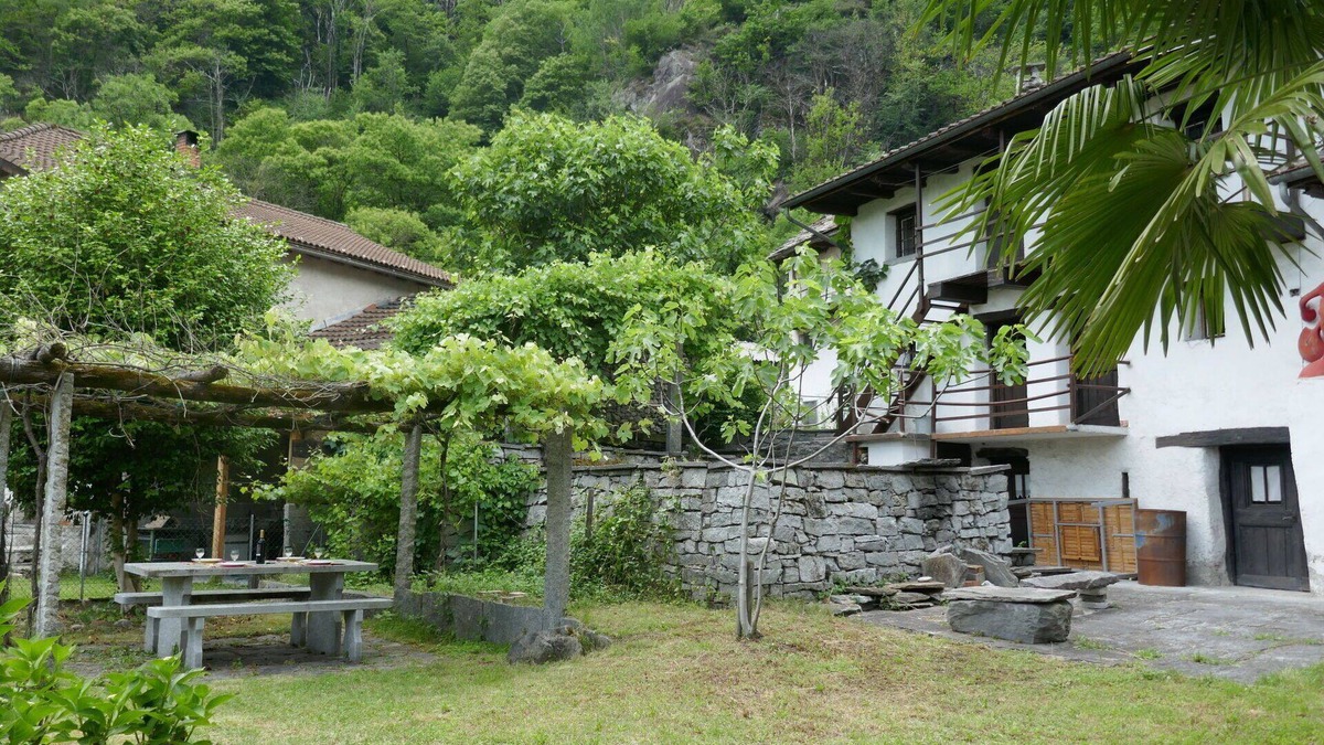 Lodrino House | Beautiful private villa for 4 guests with WIFI, TV, patio, panoramic view and parking