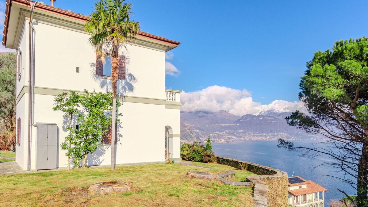 Pianello del Lario Villa | Beautiful private villa for 4 people with WIFI, TV, patio and parking