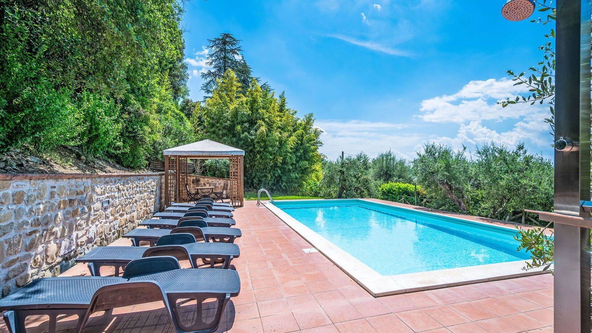 San Feliciano Villa | Beautiful private villa with WIFI, private pool, A/C, TV, patio, pets allowed and parking