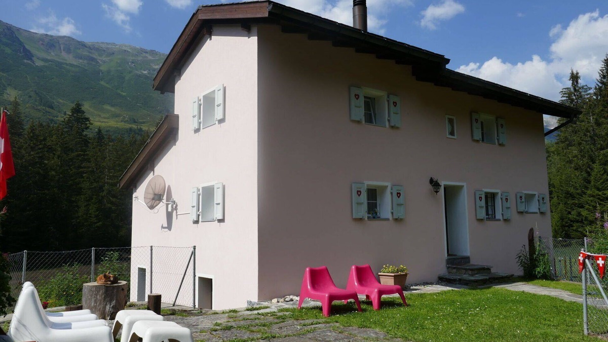 Blenio House | Beautiful private villa for 5 people with WIFI, TV, patio, pets allowed and panoramic view