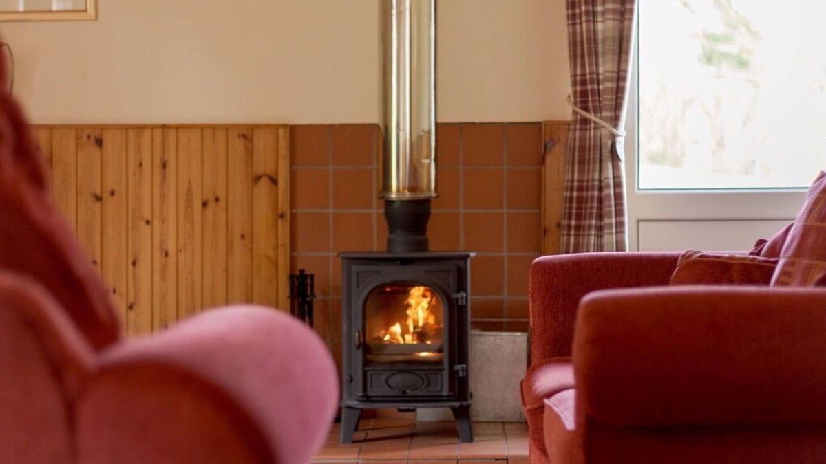 Maybole House | Beautiful private villa for 6 guests with WIFI, TV, pets allowed, panoramic view and parking