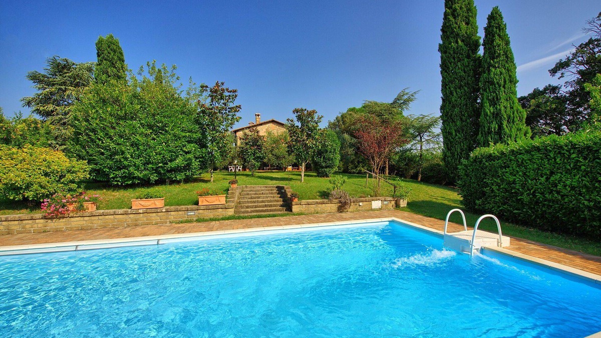 Cetona Villa | Beautiful private villa for 7 people with A/C, private pool, TV, panoramic view and parking