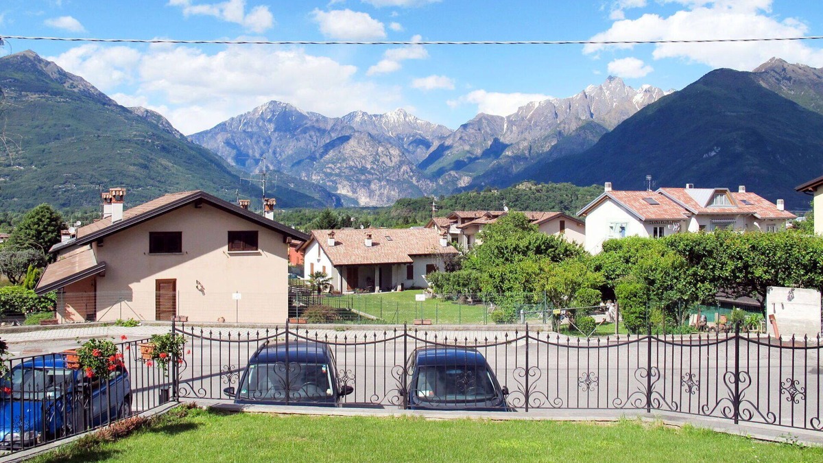 Colico Piano House | Beautiful private villa for 10 guests with WIFI, TV and patio