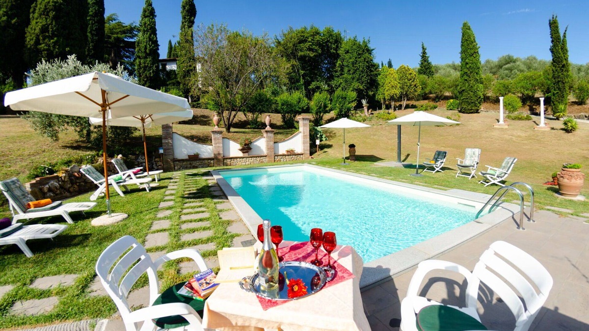 Uzzano Villa | Beautiful private villa for 10 guests with private pool, WIFI, A/C, TV, pets allowed and parking