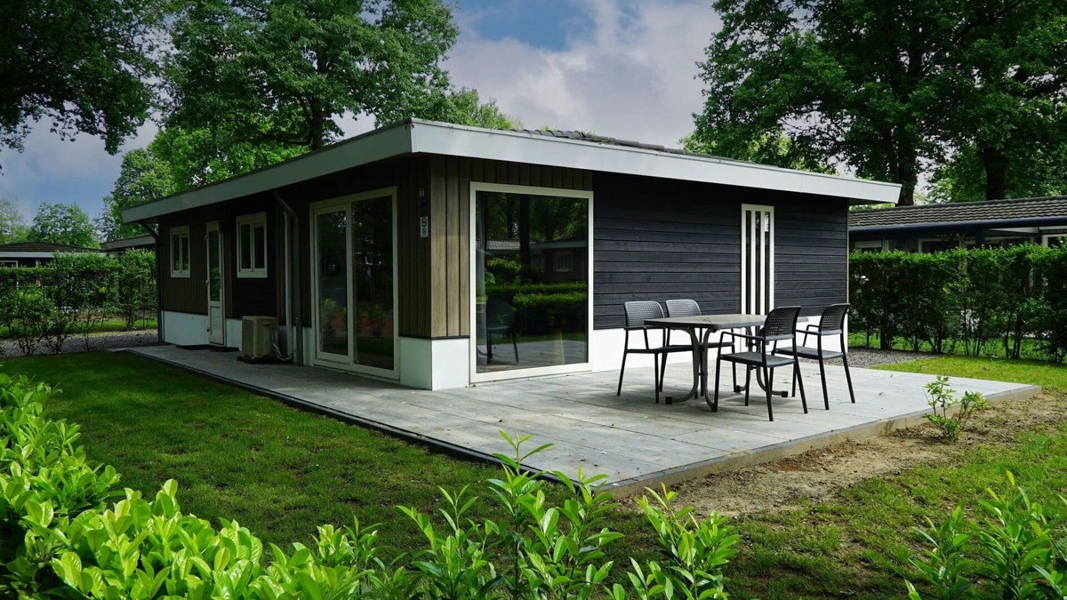 Susteren House | Beautiful private villa for 6 guests with pool, WIFI, TV, terrace and parking